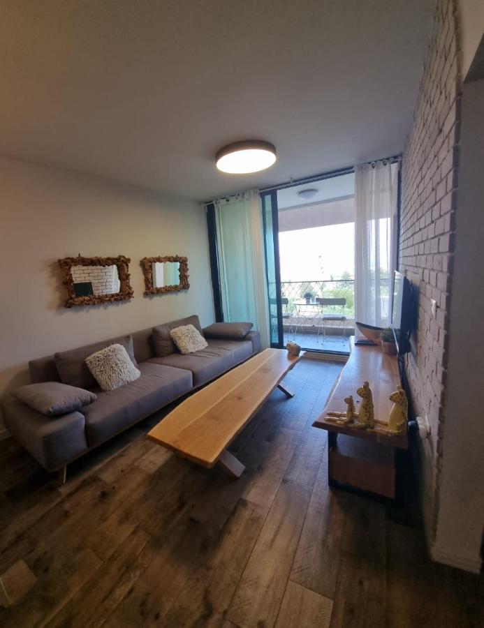 Caesarea Inn Luaran gambar