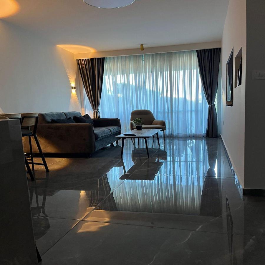 Caesarea Inn Luaran gambar