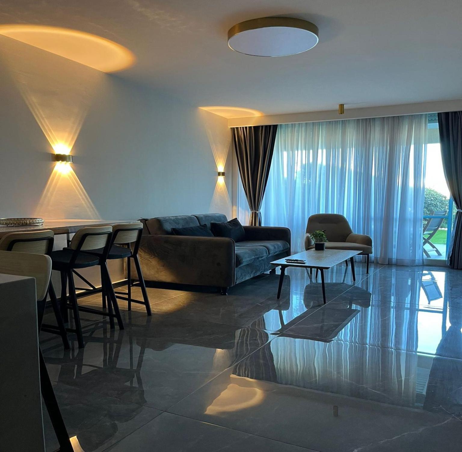Caesarea Inn Luaran gambar
