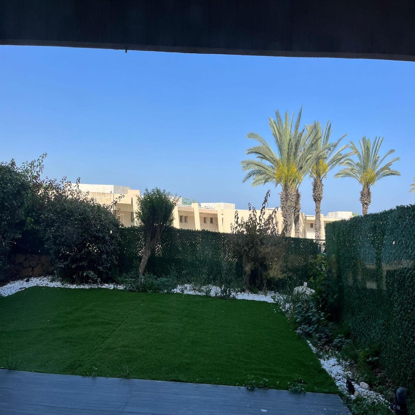 Caesarea Inn Luaran gambar